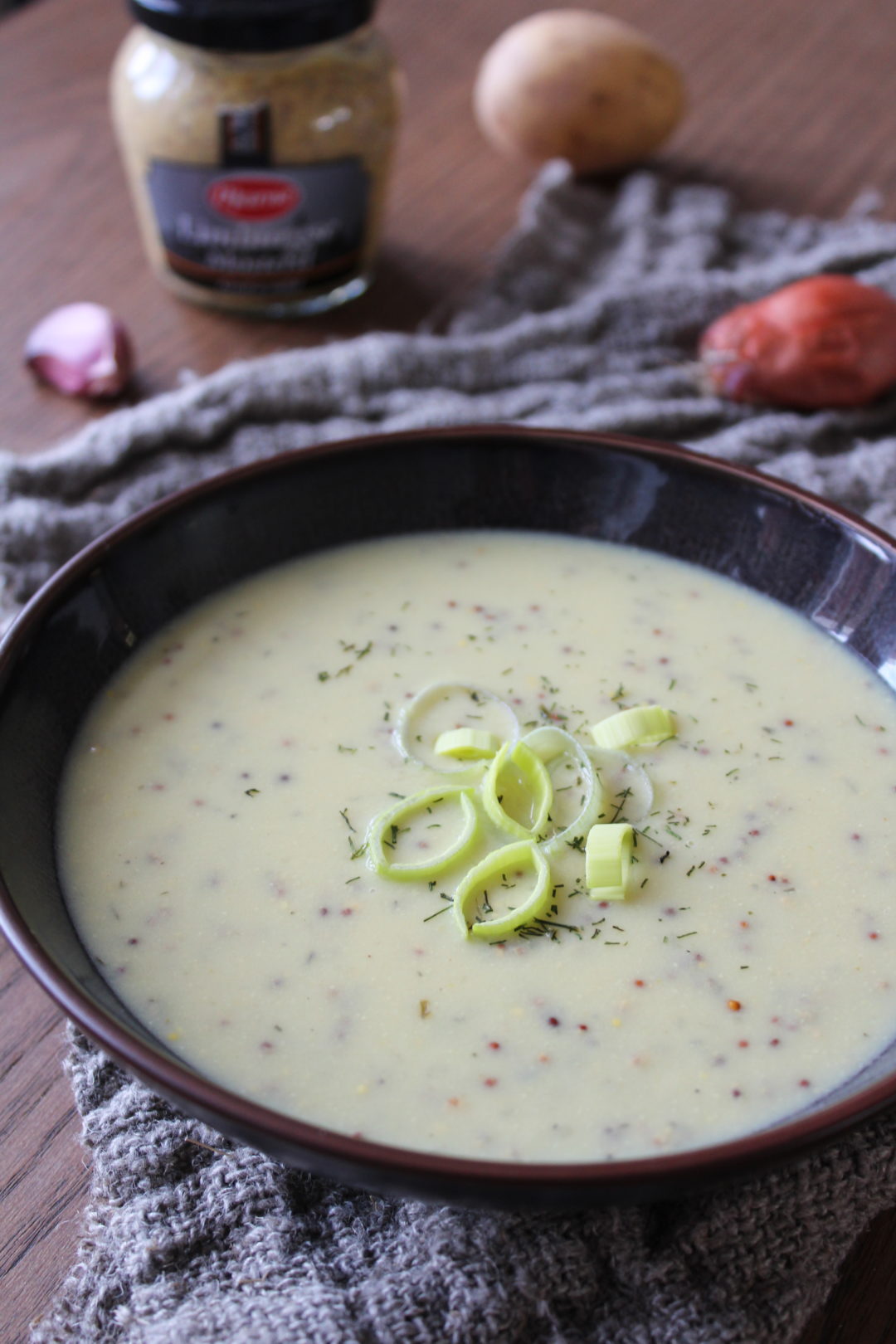 mosterdsoep met prei en zalm