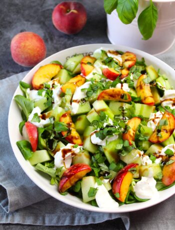 zomerse salade met burrata, perzik en meloen